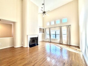 Building Photo - 8638 Meadowcroft Dr