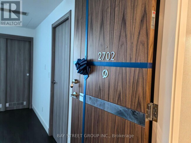 Building Photo - 27 McMahon Dr