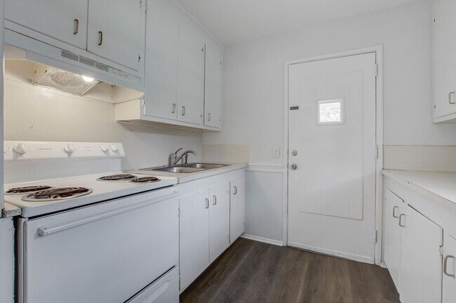 Building Photo - 1511 Mulberry St