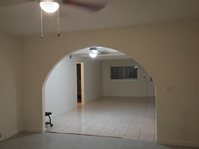 Foto del edificio - 5605 Layton Dr