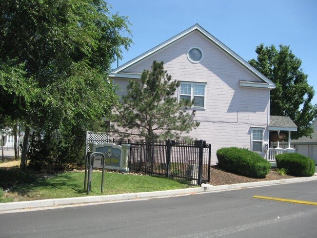 Foto del edificio - Silver Sage Village Apartments