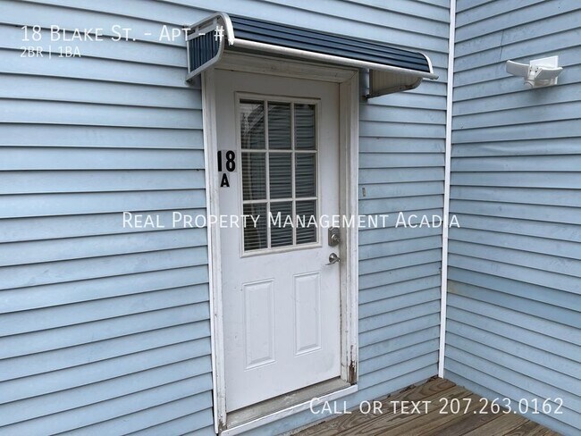 Building Photo - 1st Floor 2 Bedroom in Brewer, ME