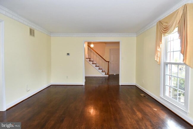 Foto del edificio - 1221 Forestville Dr