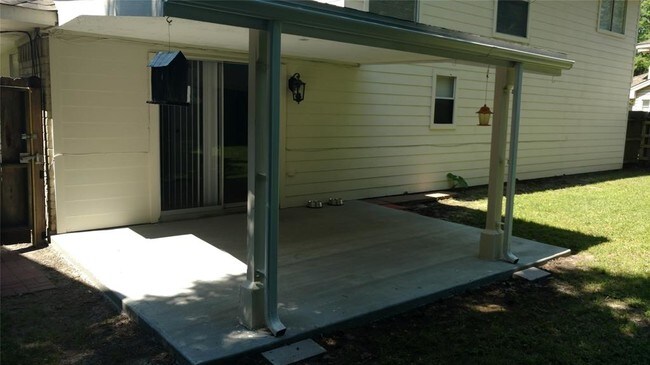 Building Photo - 10418 Linecamp Dr