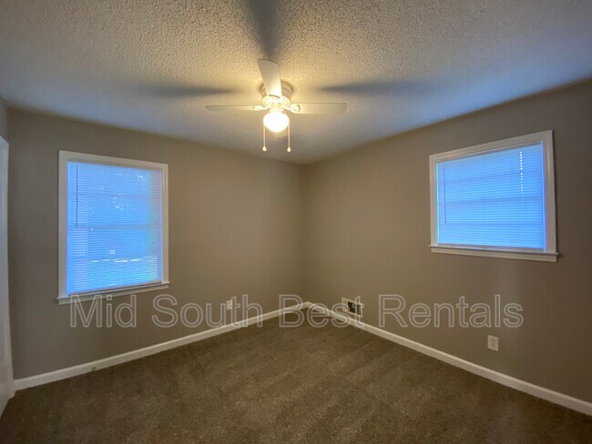 Foto del edificio - 3151 Parham St