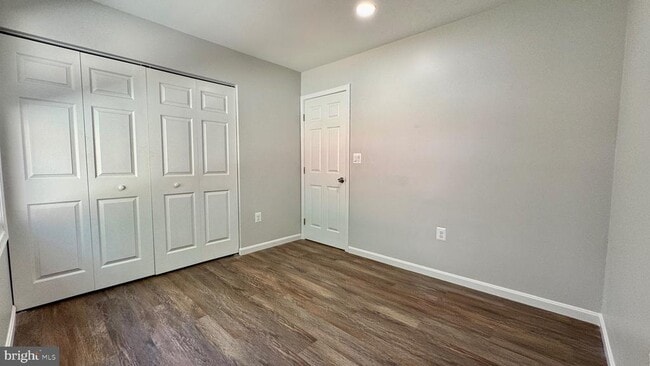 Building Photo - 2396 Yarmouth Ct