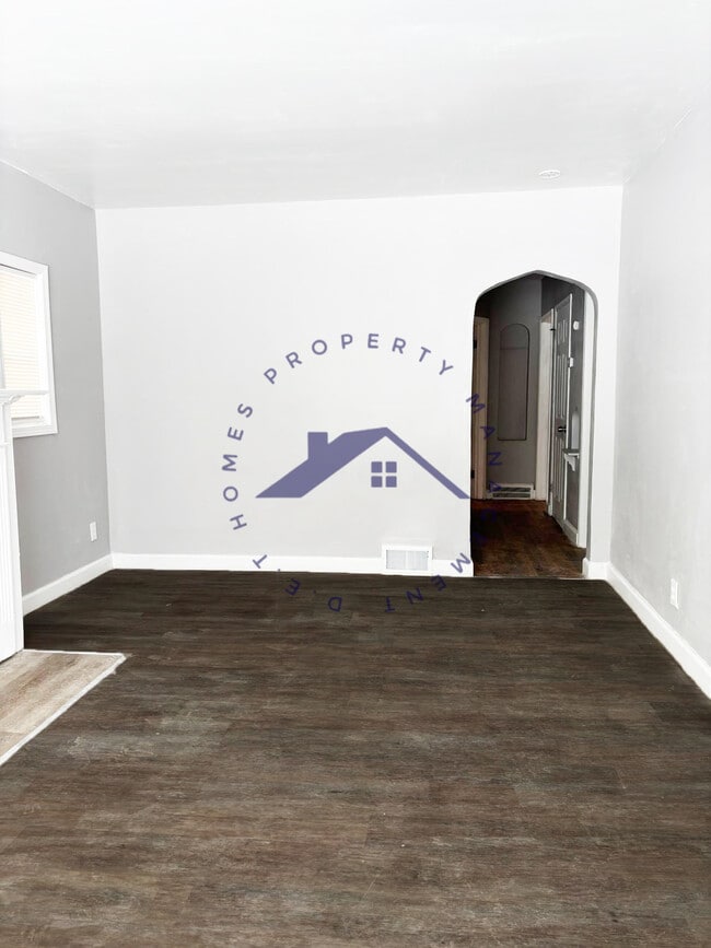 Building Photo - 9622 Rutland St