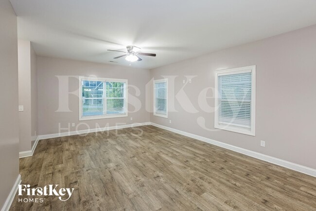 Building Photo - 1401 E First Street