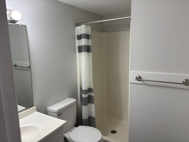 Building Photo - 2 BEDROOM 2 BATH CONDO AT COASTAL VILLAS