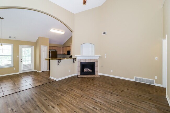 Foto del edificio - 944 Shorey Ln