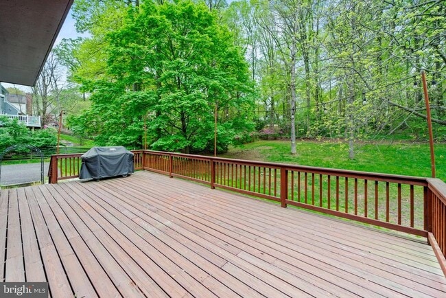 Foto del edificio - 10317 HICKORY Dr