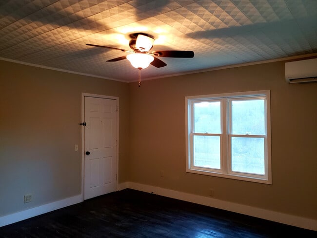 Building Photo - 719 Speedwell Acres Rd