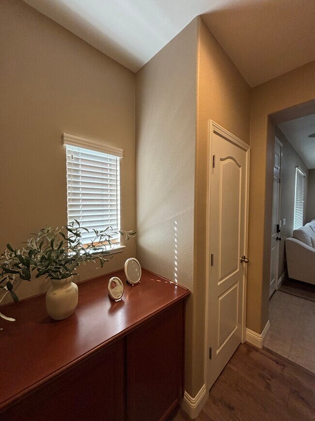 Foto del edificio - 343 Carriage Ln