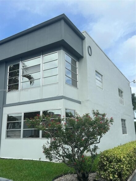 Foto del edificio - 720 Burgundy L