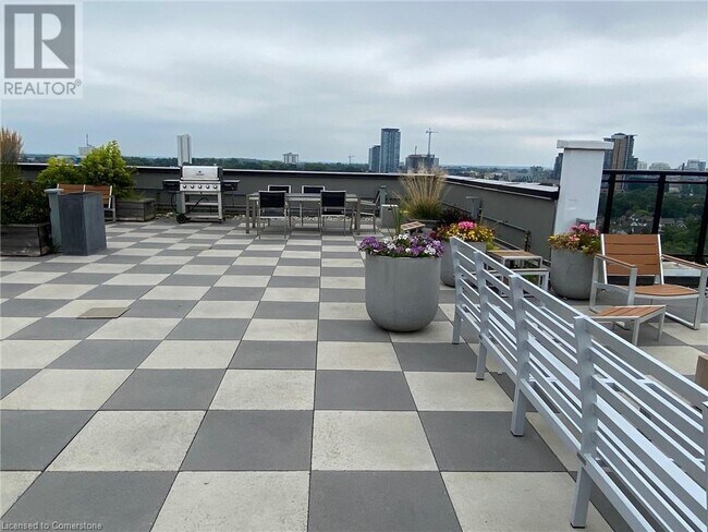 Photo du bâtiment - 460b Belmont Ave W