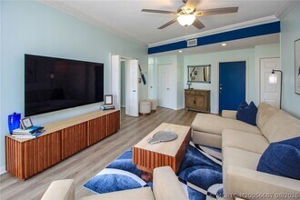 Building Photo - 150 SE Four Winds Dr