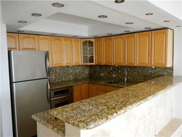 Primary Photo - 300 Bayview Dr