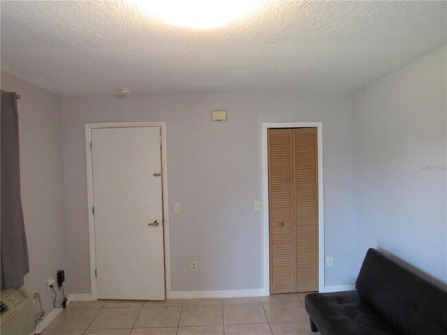 Building Photo - 934 Caribbean Dr