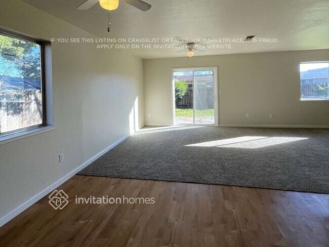 Foto del edificio - 555 Spruce St