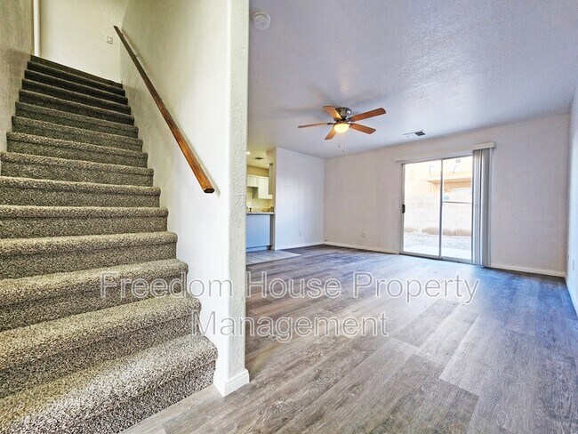 Building Photo - 670 Bourbon St