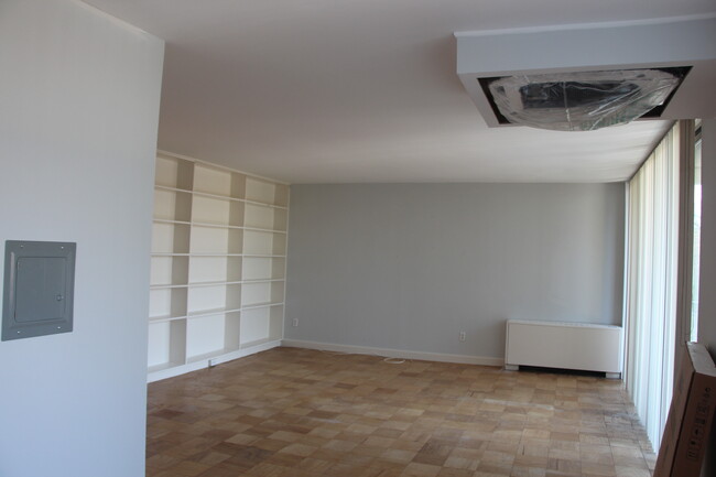 Building Photo - 1512 S Arlington Ridge Rd