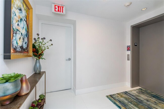 Foto del edificio - 16385 Biscayne Blvd