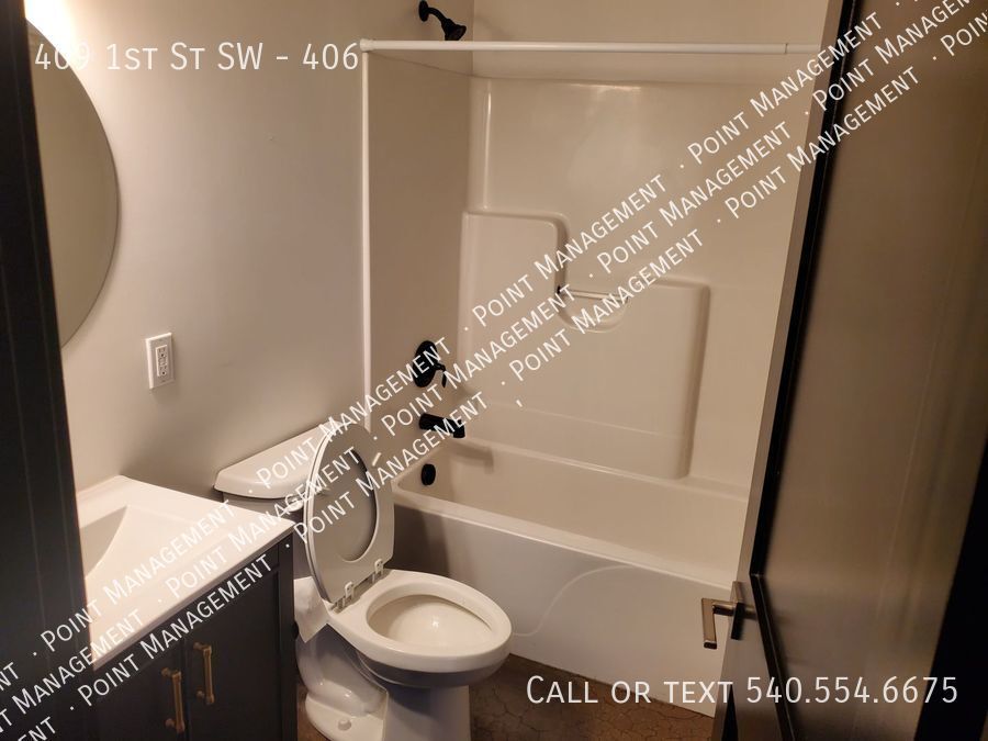 Foto del edificio - Great Space for this 1 Bedroom downtown!