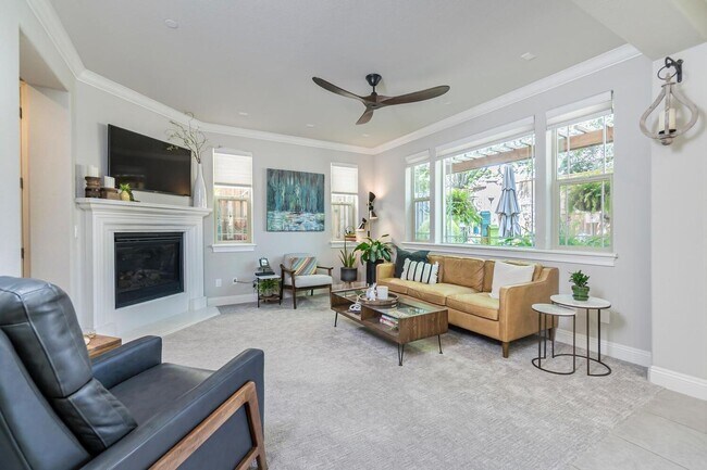 Foto del edificio - Amazing Folsom Home with SOLAR!