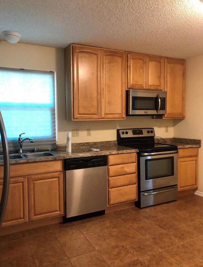 Foto del edificio - 15718 Hill House Rd