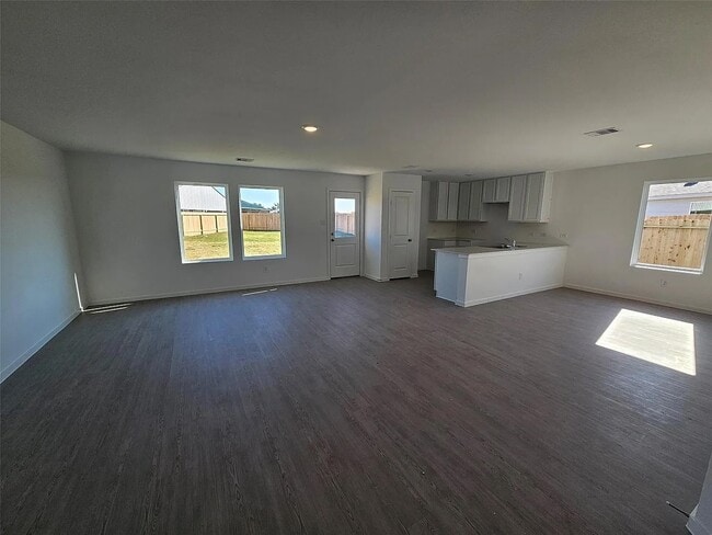 Building Photo - 1310 Charlotte Wy