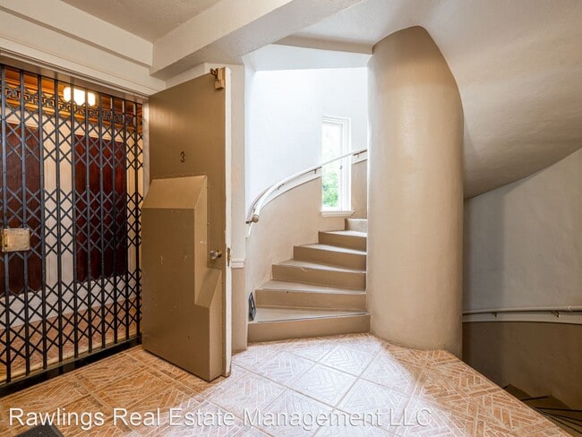 Building Photo - 2 br, 1 bath House - 185 Macon Ave, Apt. A6