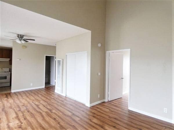 Building Photo - 1546 W 145th St