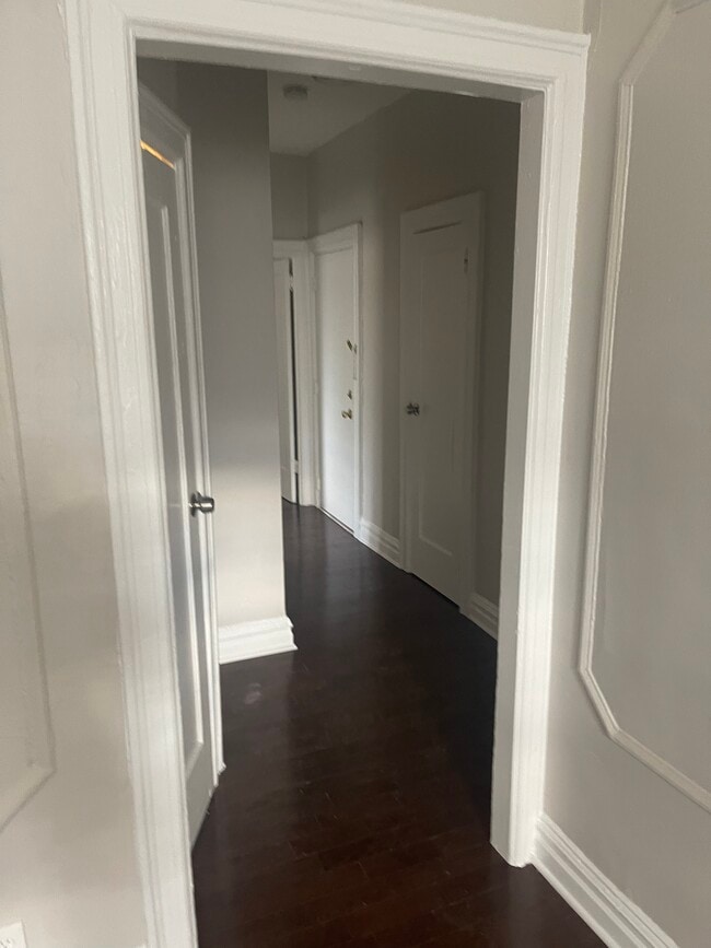 Building Photo - 5 Van Houten Ave