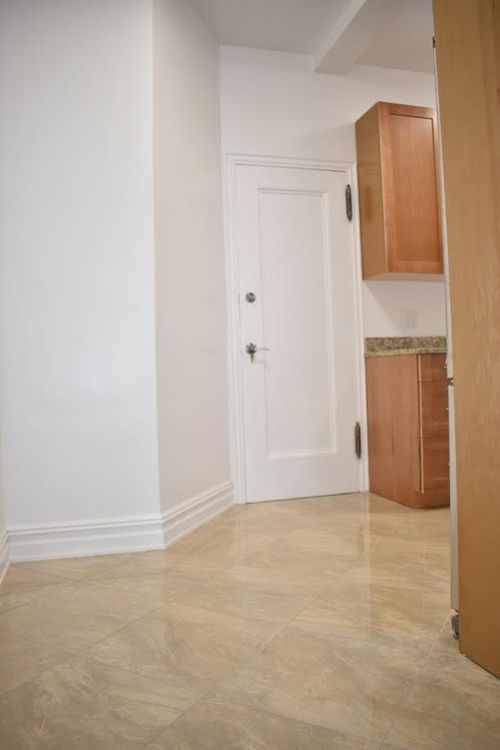 Foto del edificio - 233 W 77th St