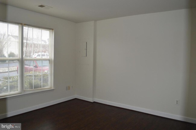 Foto del edificio - 303 Pendleton Ln