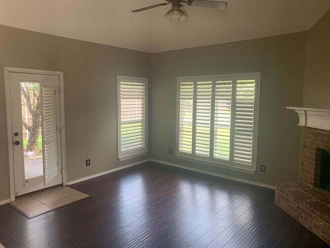 Foto del edificio - 1833 Melton Drive