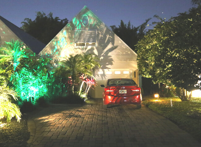 Foto del edificio - 831 Huntington Ct