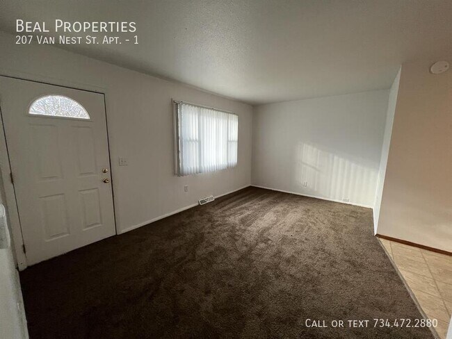 Foto del edificio - 207 Van Nest St