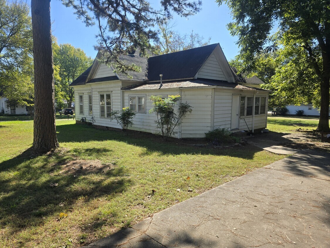 Foto principal - 505 Ave 2 NE