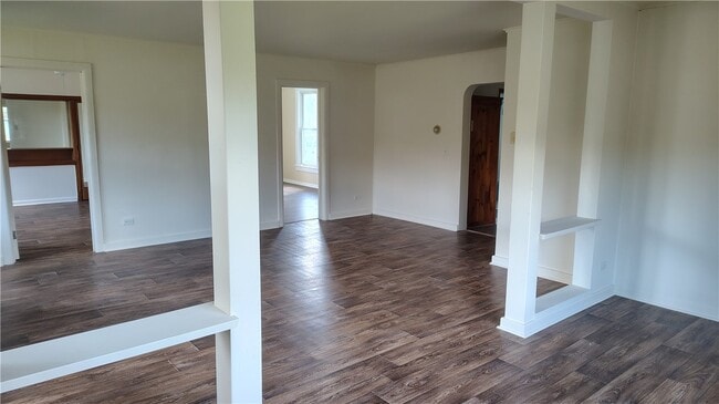 Building Photo - 1640 NY-7