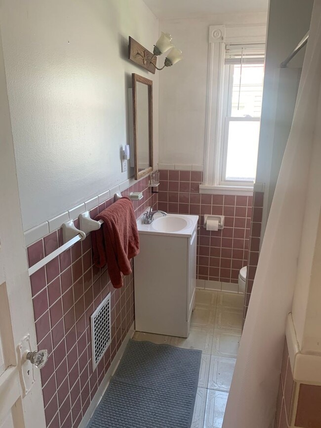 Building Photo - 41 Worrall Ave