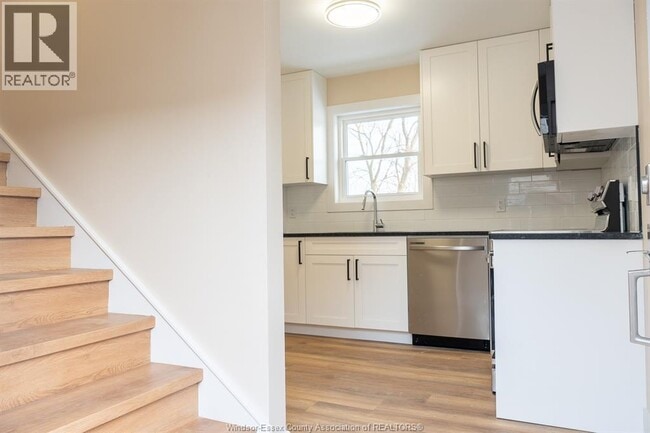 Building Photo - 3495 Bloomfield Rd