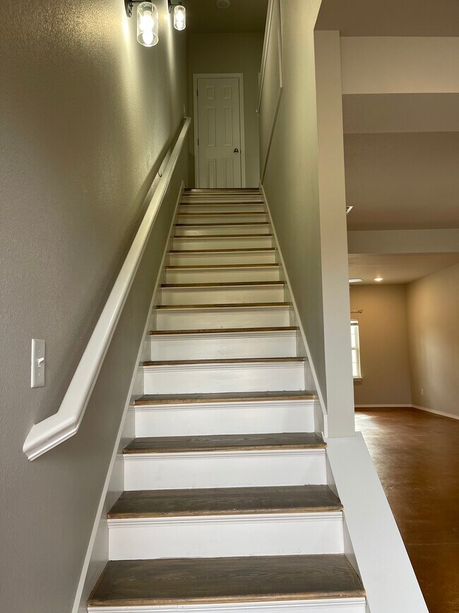 Building Photo - 955 C