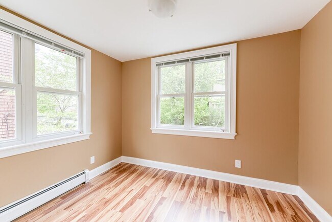 Building Photo - 73 Sanford Pl