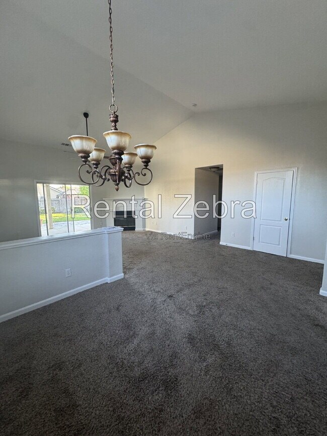 Building Photo - 2424 Sorrel Dr