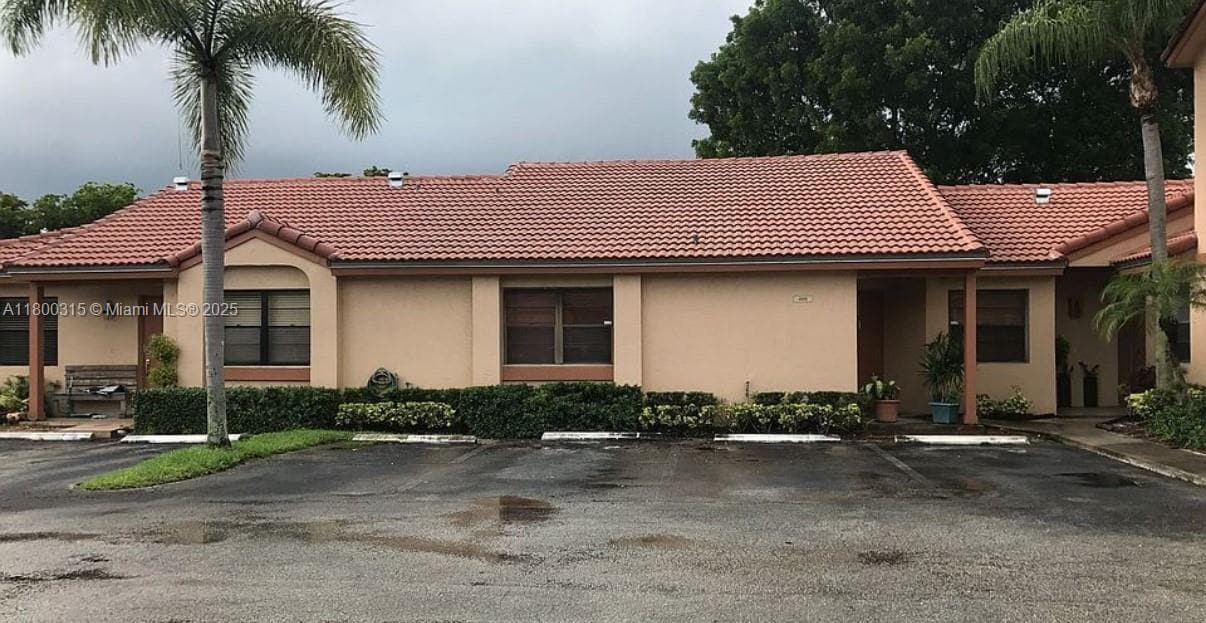 Primary Photo - 6257 NW 171st St