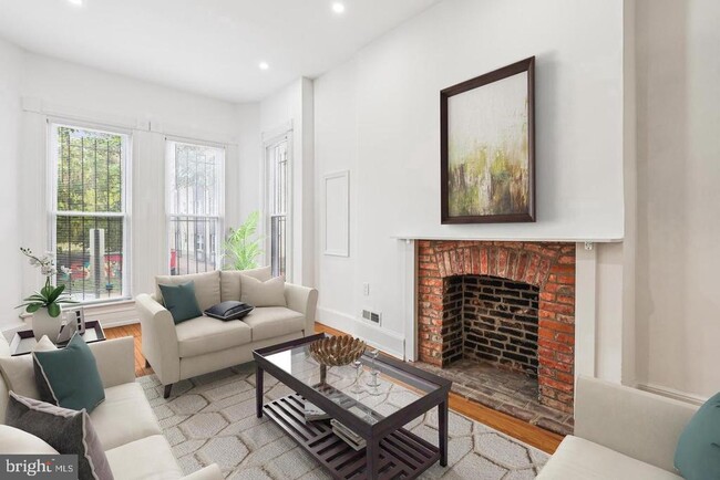 Building Photo - 1507 Marion St NW