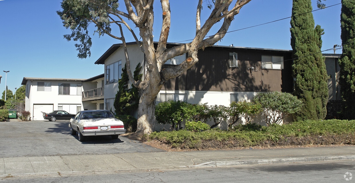 Primary Photo - 14740 Martell Ave