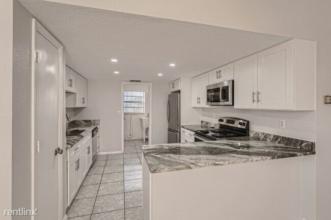 Foto del edificio - 3 br, 2 bath House - 1483 Godfrey Avenue UNIT