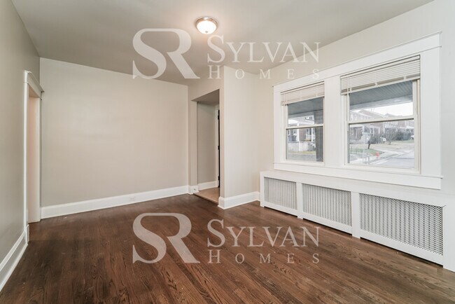 Building Photo - Adorable 4 bedroom home on corner lot!